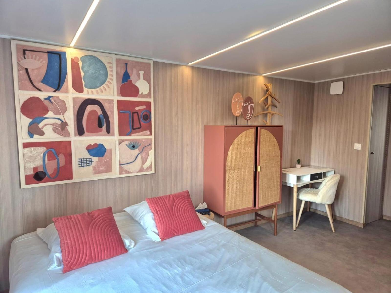 Hotel Des Argousiers アンブレウーズ 部屋 写真